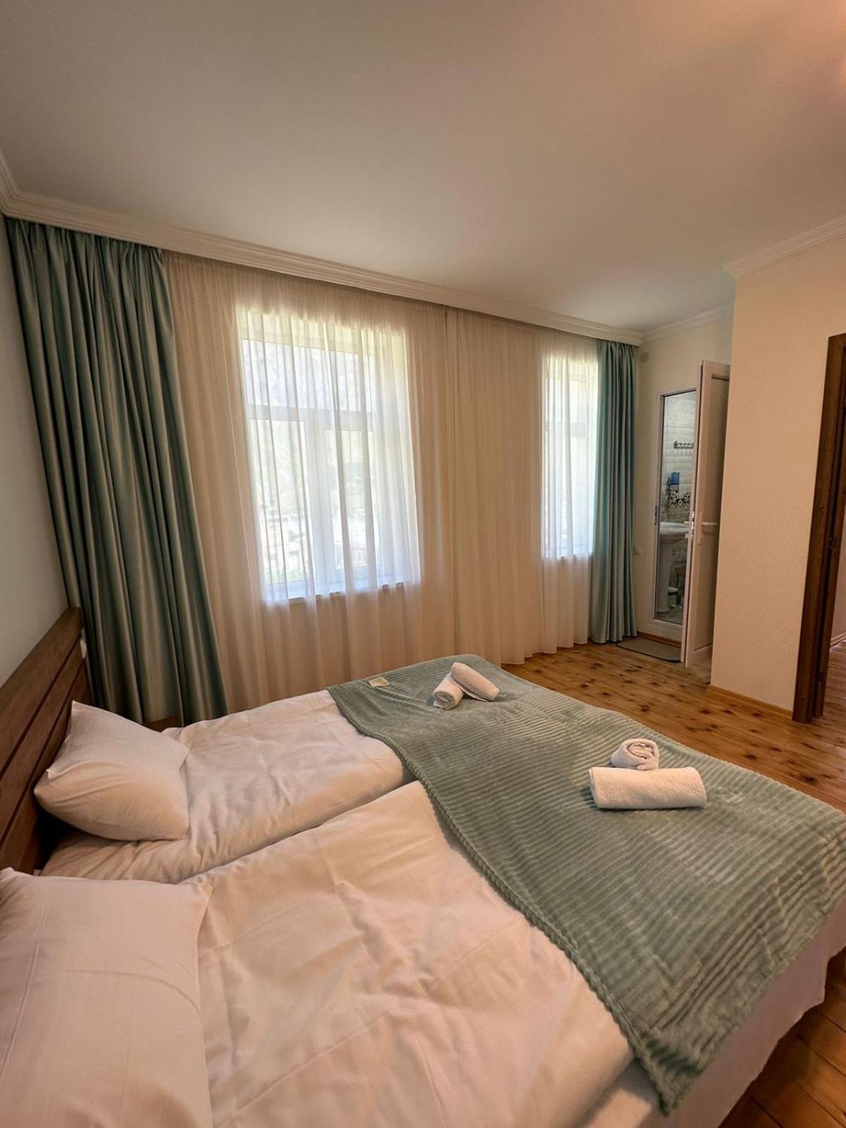Polaris Kazbegi Hotel ภายนอก รูปภาพ
