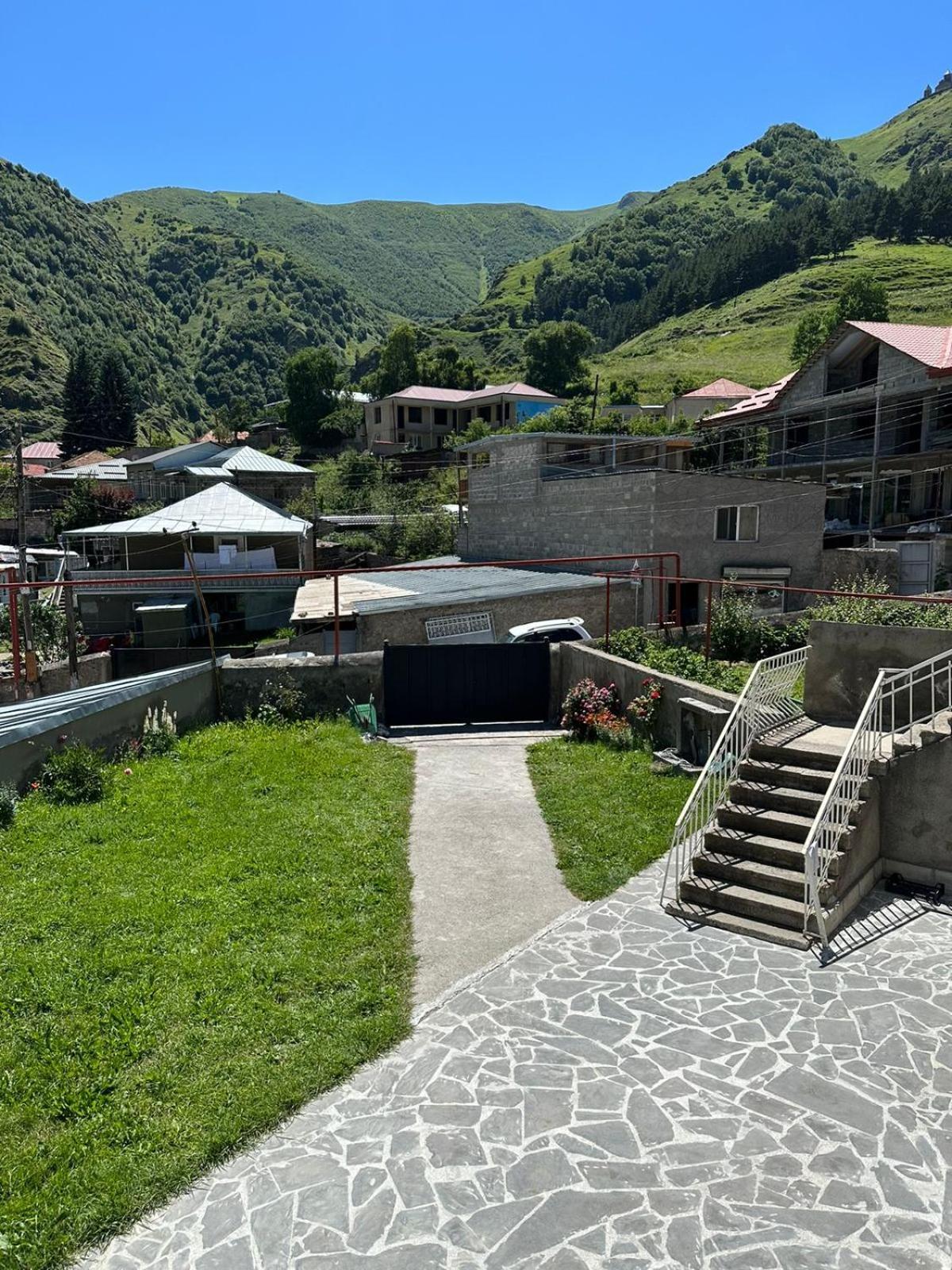 Polaris Kazbegi Hotel ภายนอก รูปภาพ