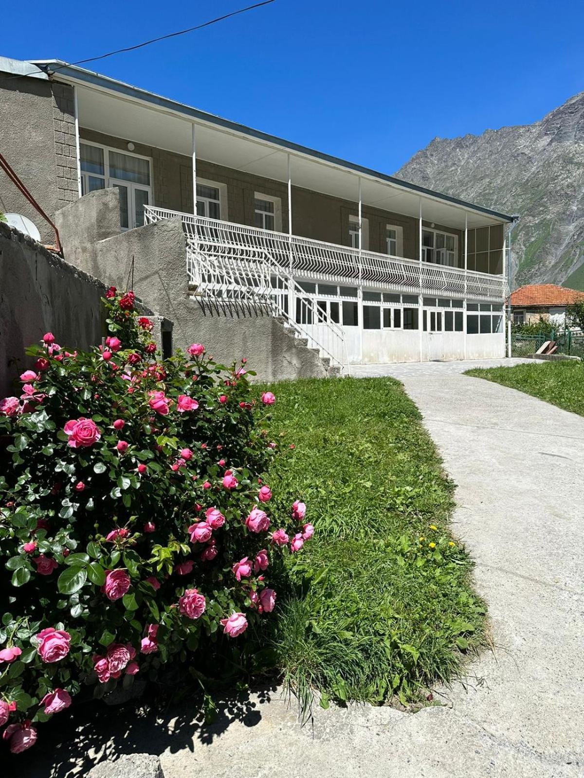 Polaris Kazbegi Hotel ภายนอก รูปภาพ