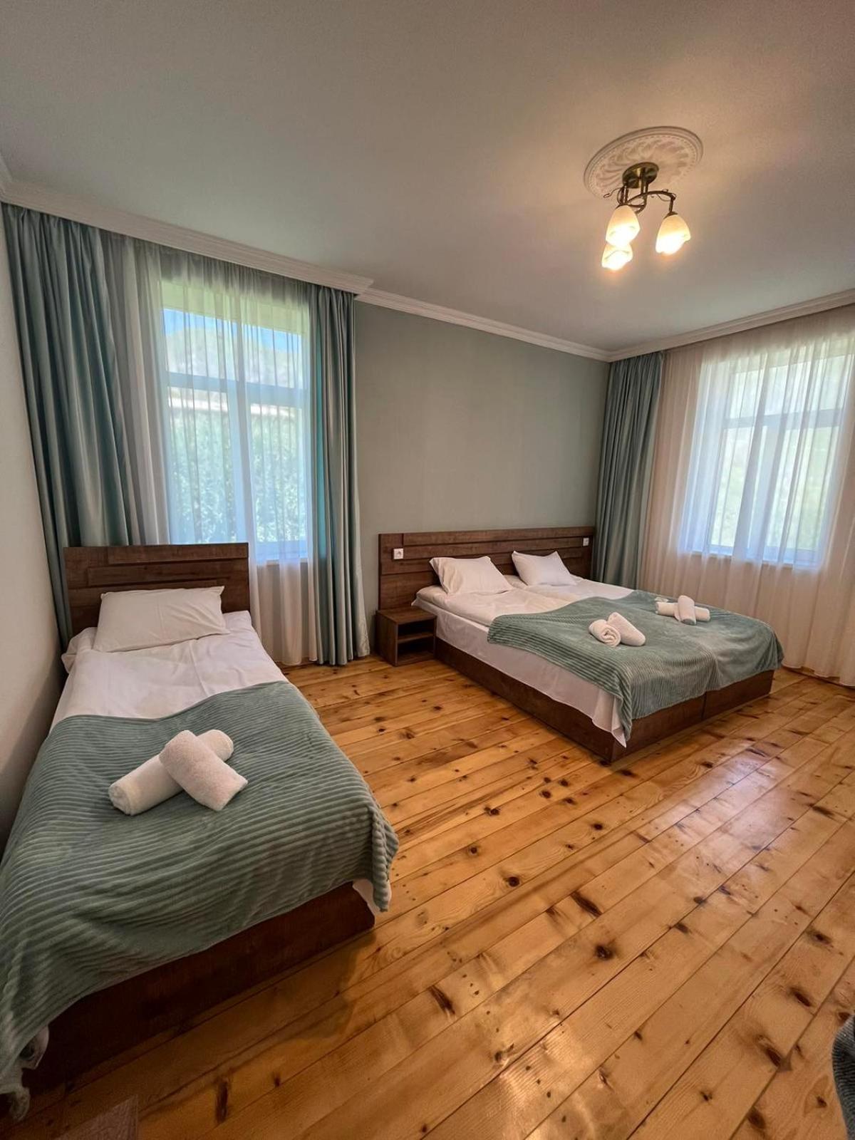 Polaris Kazbegi Hotel ภายนอก รูปภาพ